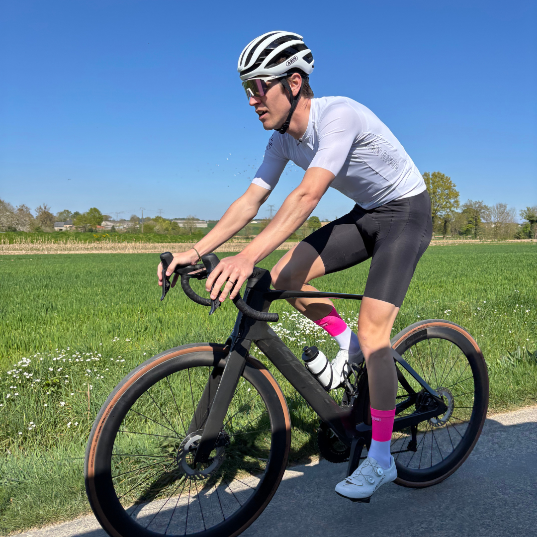 Précommande - Chaussettes de cyclisme - La Blanche et rose fluo