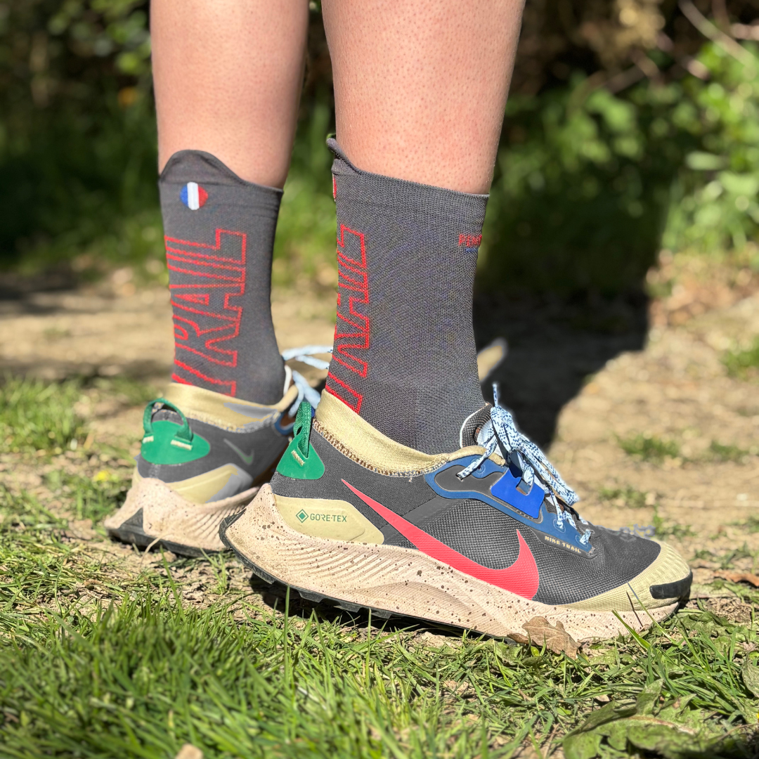 Chaussettes de trail - La grise et rouge